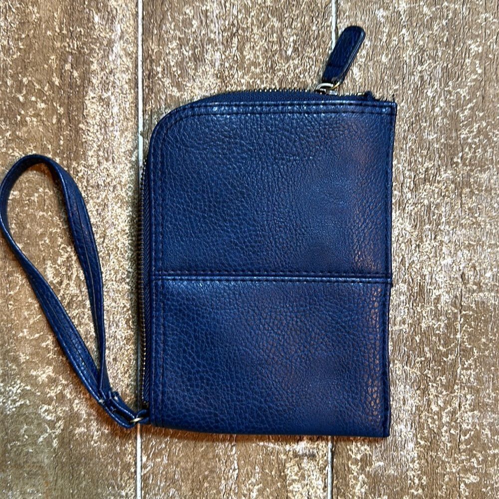 G.H.Bass&CO wristlet 